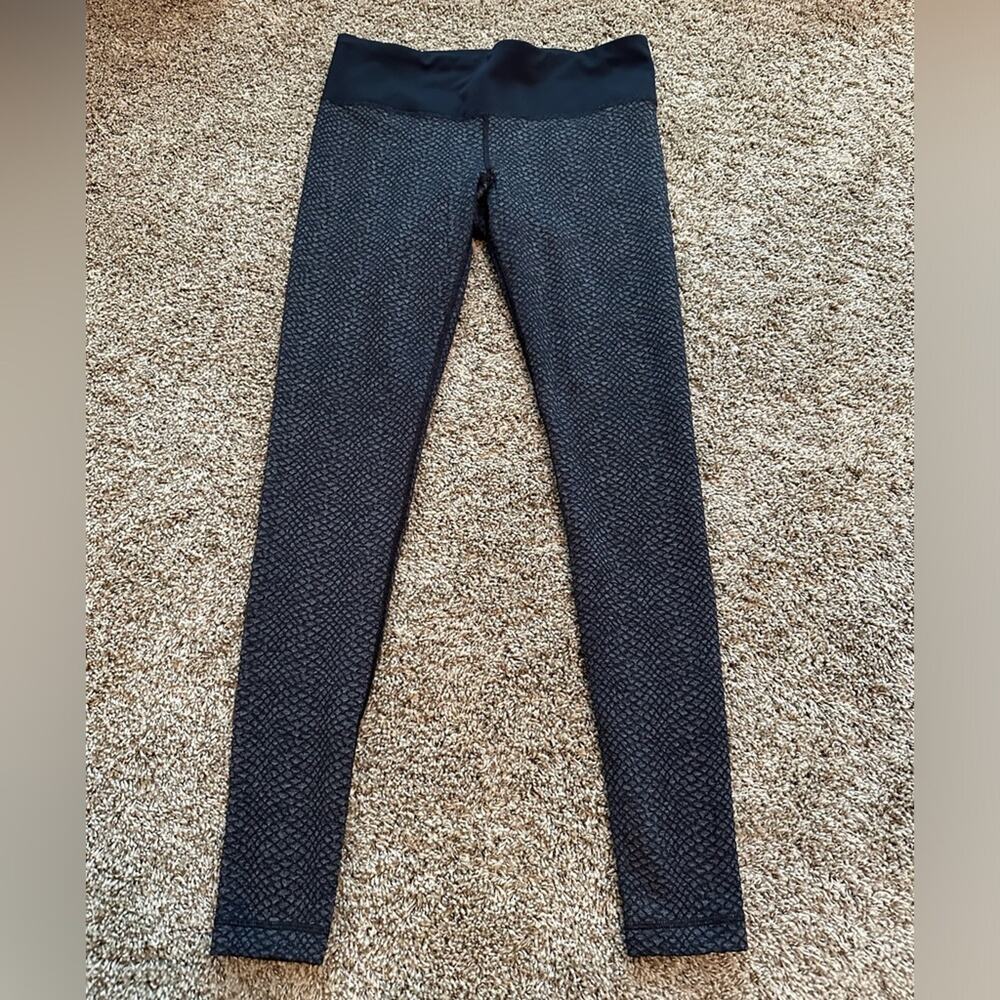 Under Armor Women’s medium leggings